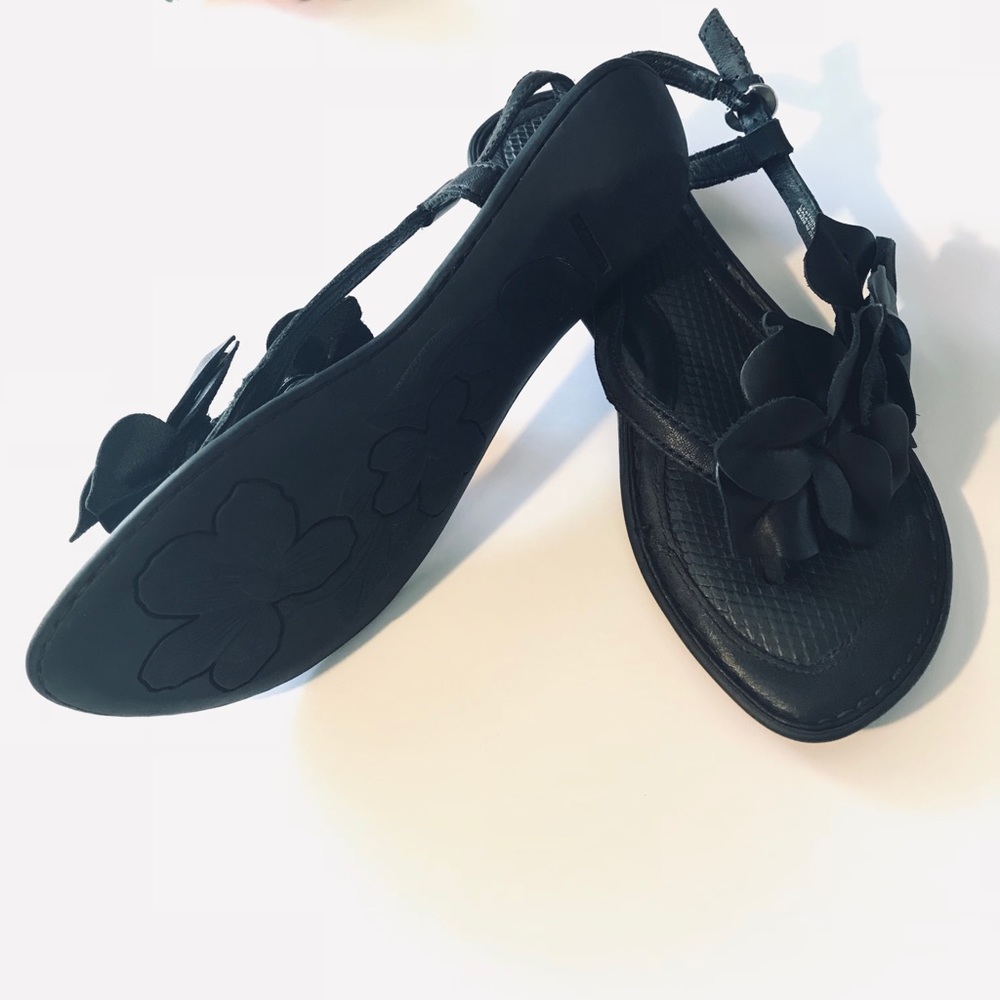 Born sandals.